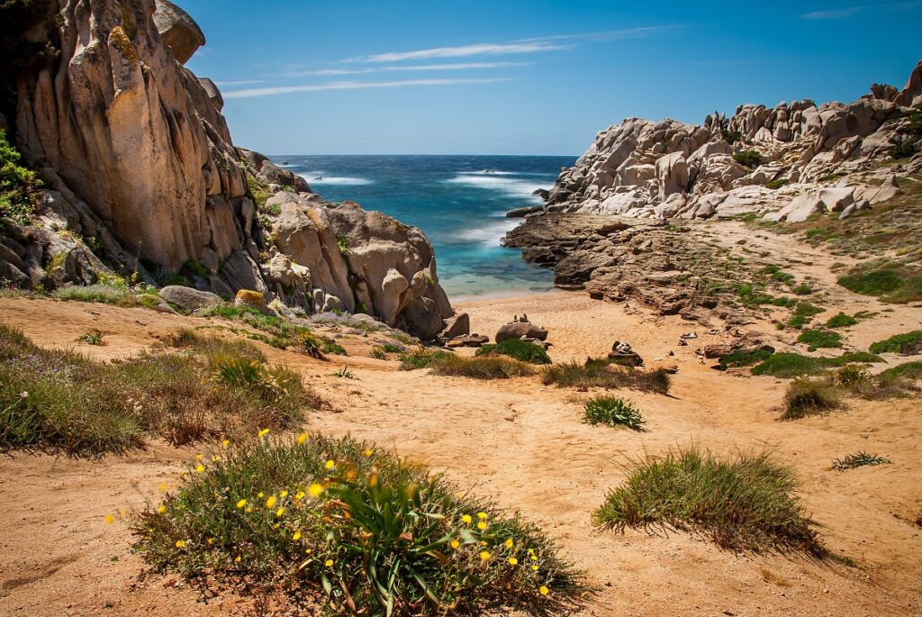 Cala Grande – Passeggiata nell’ex Valle della Luna