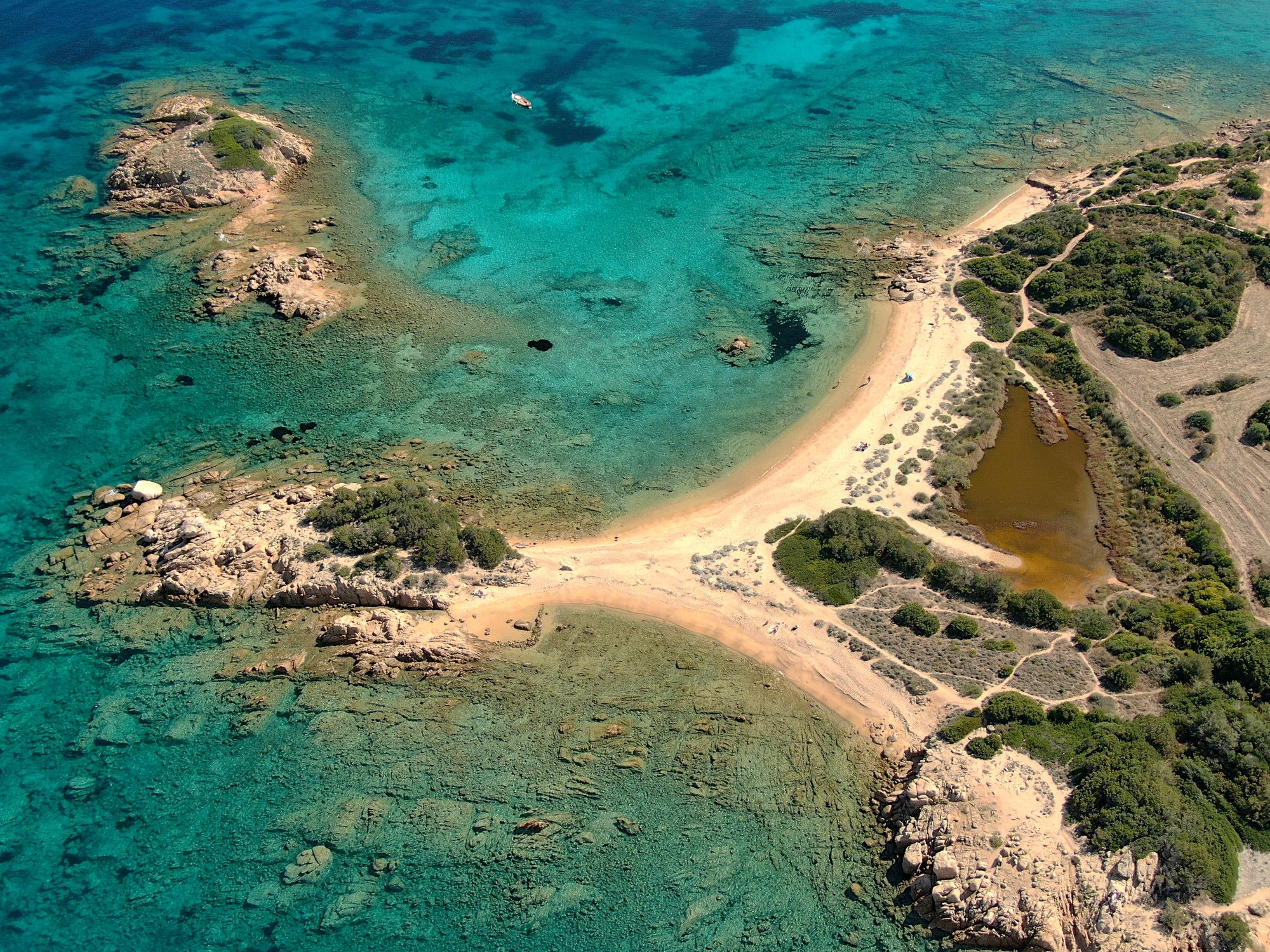 spiagge della Sardegna - Gallura - Spiaggia Mannena Barca Bruciata