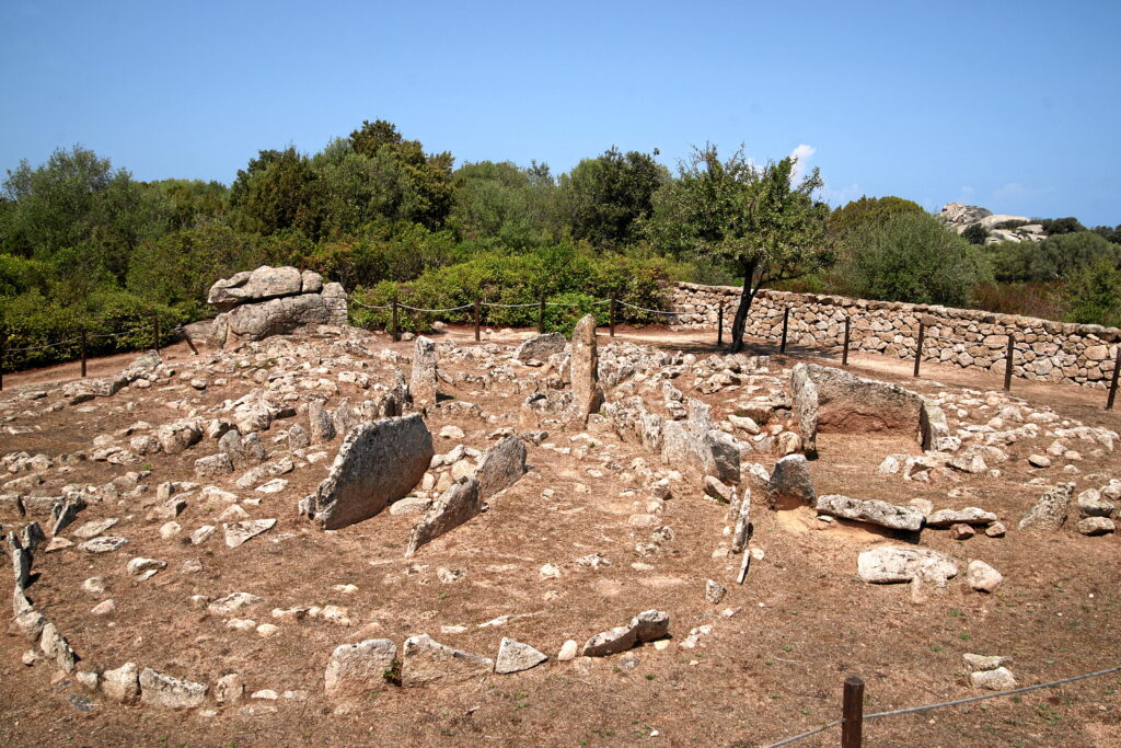 Necropoli a circoli megalitici di Li Muri · Arzachena