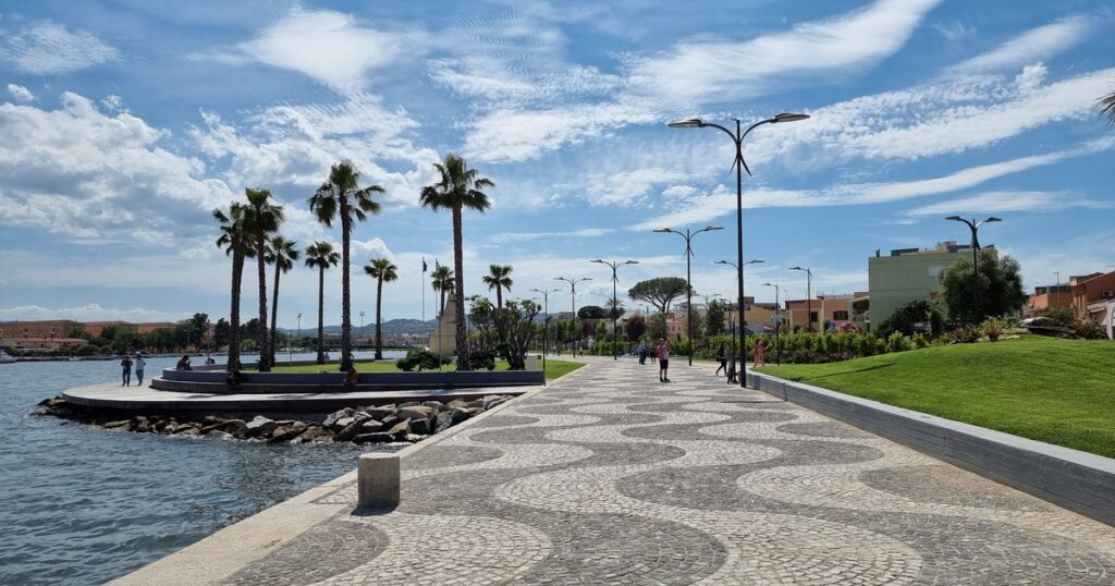 Passeggiata sul lungomare di Olbia